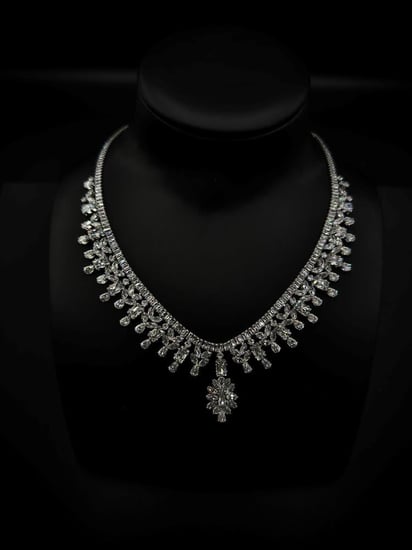 طقم اكسسوار مرصع بالزركون