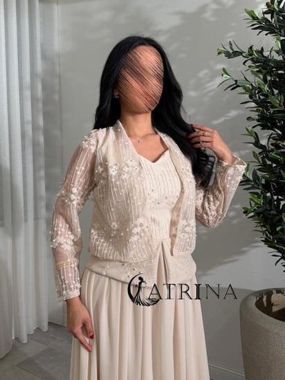 فستان ناعم مع جاكيت مطرز