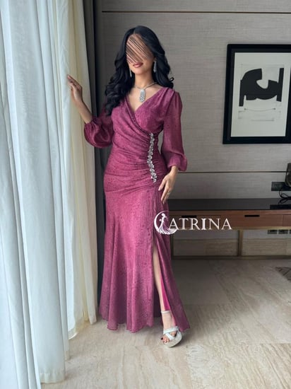 فستان مشجر طويل مزين بكرستال لونين .