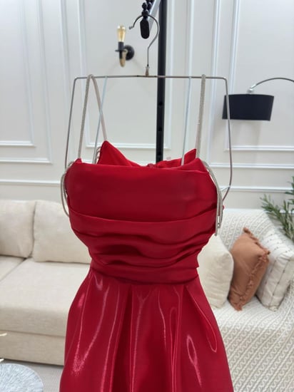 فستان سهرة ناعم ميد  برغندي ..