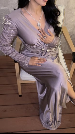 فستان سهرة ناعم كم طويل لونين .