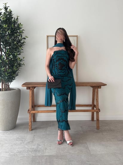 فستان سهرة ساحر باللون الأخضر الزمردي الفخم،