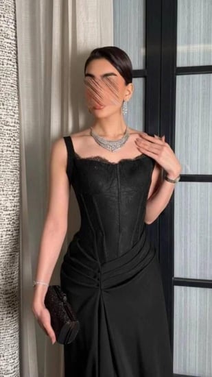 فستان سهرة لونين بكورسيه دانتيل وتنورة منسدلة