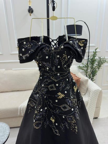 فستان سهرة  لون اسود  ..