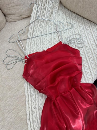 فستان سهرة ناعم ميد  برغندي ..