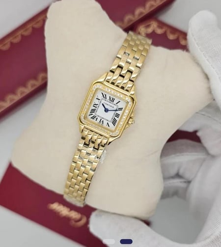 ساعه كارتير حجم وسط