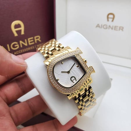 ساعه اقنر نسائي