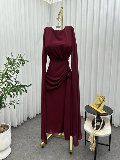 فستان ناعم أنيق بلون عودي فاخر