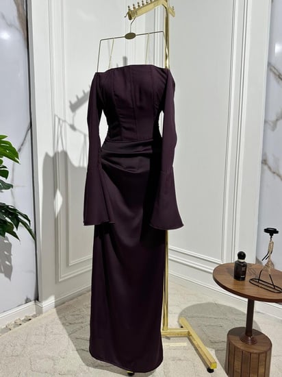 فستان ناعم قصة اوف شولدر لون عنابي غامق