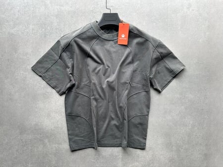 تيشيرت لون رصاصي براند راقي