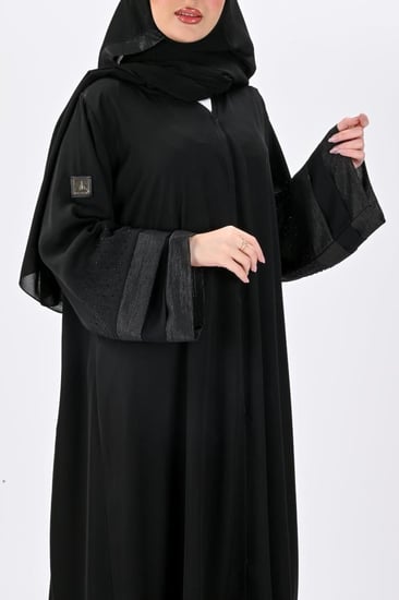 عباية بلاك بيري بفصوص على الكم