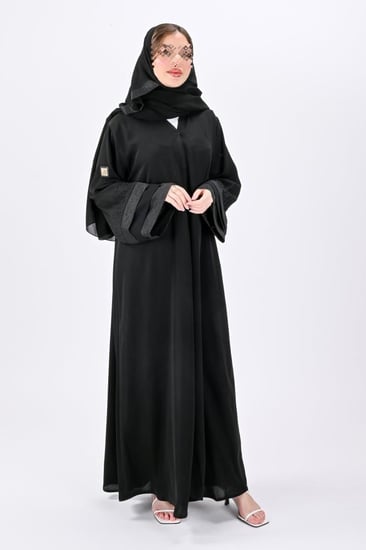 عباية بلاك بيري بفصوص على الكم