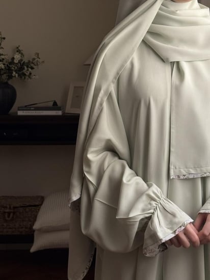 طقم صلاة اخضر فاتح - سحاب