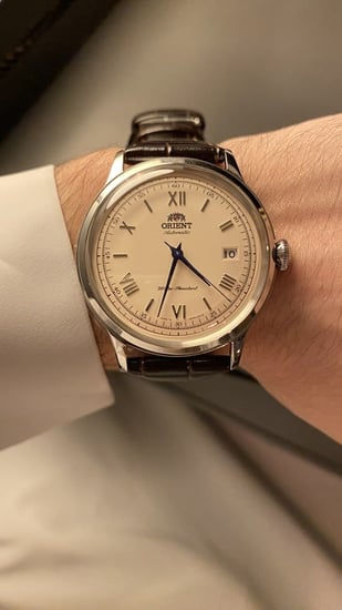 ساعة أورينت