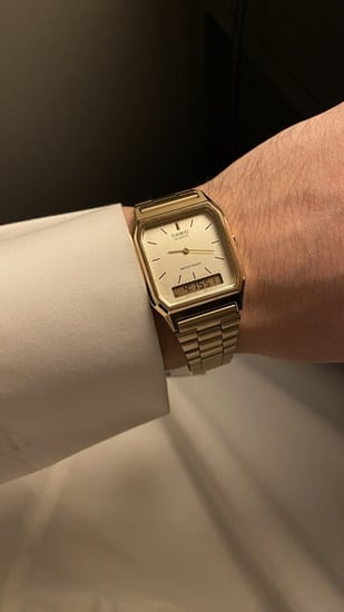 ساعة كاسيو فنتج توقيتين - ذهبي AQ-230A