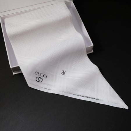 شماغ  قوتشي ابيض