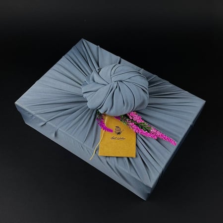 بكج قماش +عطر +سبحه