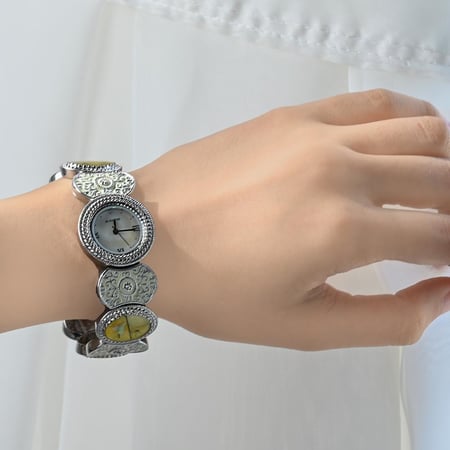 Luxurious watch with a stylish engraved design, made in Korea