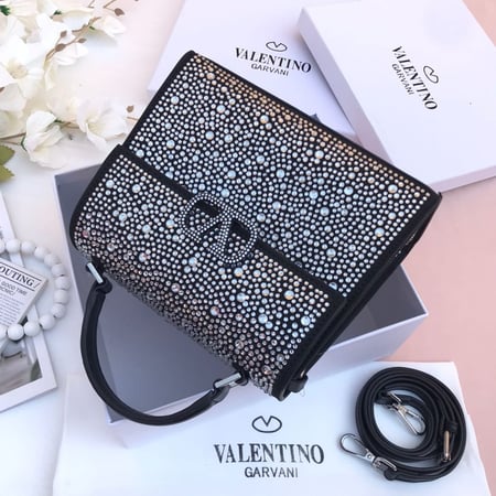 شنطة فالنتينو كريستال
