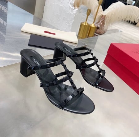 حذاء فالنتينو - Valentino