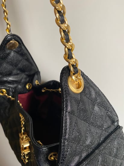 شنطة شانيل كافيار 25 اسود وذهبي  - CHANEL