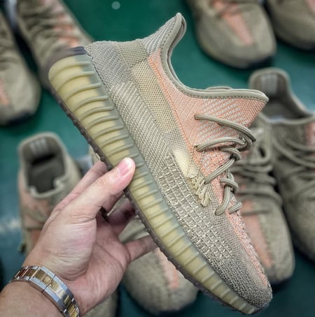 شوز ييزي ٣٥٠ - Yeezi 350