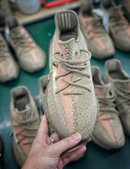 شوز ييزي ٣٥٠ - Yeezi 350