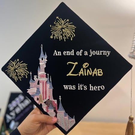 قبعة تخرج زينب