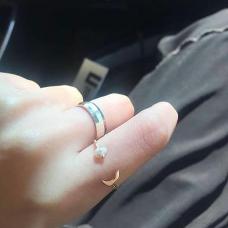 خاتم حرف مطلي ذهب