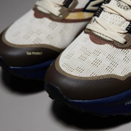 حذاء New Balance Hierro V9