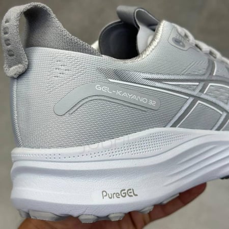 ASICS GEL-KAYANO 32
