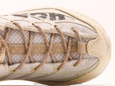 حذاء أطفال HOKA