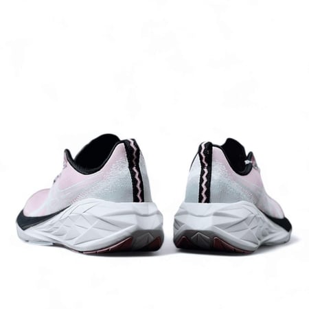 حذاء ASICS Novablast 4