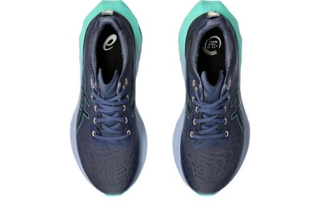 حذاء ASICS Novablast 4