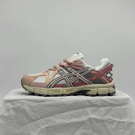حذاء   asics khan 8