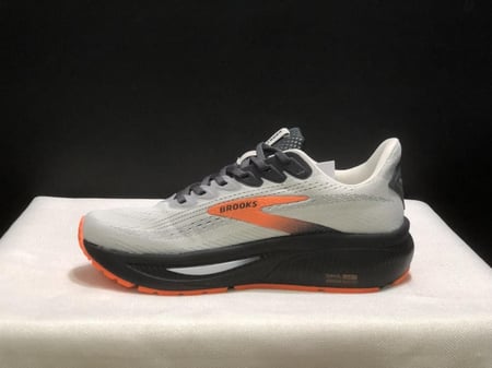 حذاء بروكس Brooks Ghost 17