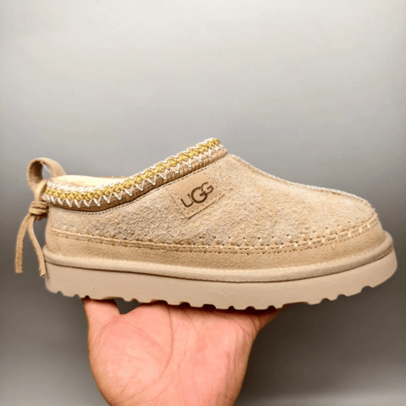 حذاء شتوي UGG