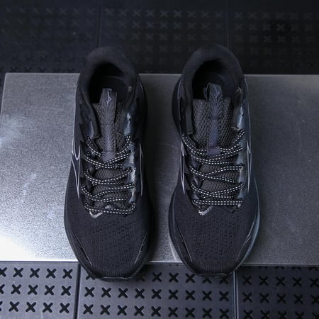 حذاء ميزونو – Mizuno