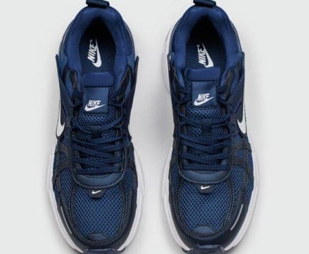 حذاء Nike V2K Run