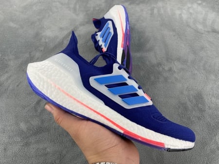 حذاء  Adidas UltraBoost 22