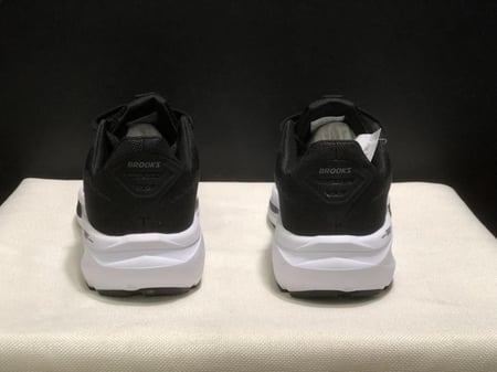 حذاء بروكس Brooks Ghost 17