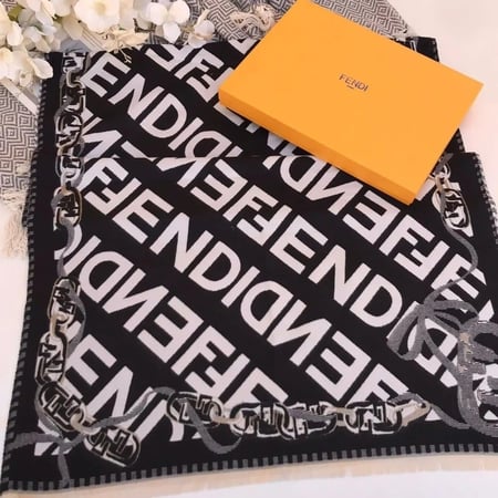 شيلان نسائية