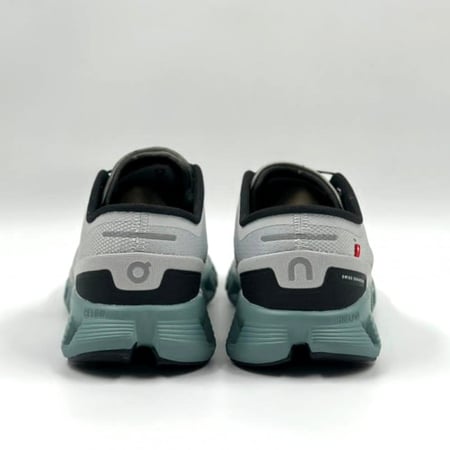 حذاء On Running cloud