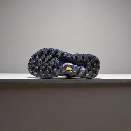 حذاء New Balance Hierro V9