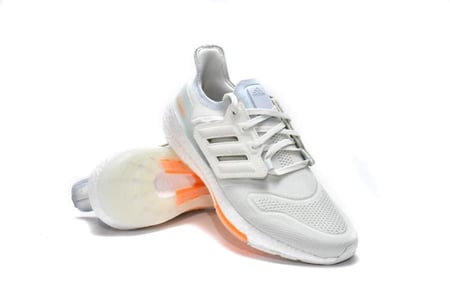حذاء Adidas UltraBoost 22