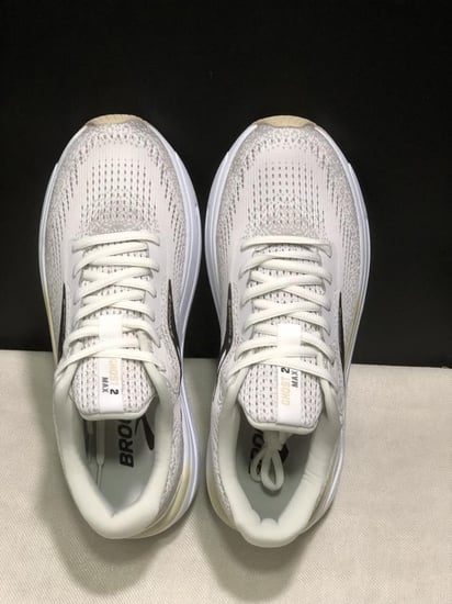 حذاء بروكس Brooks Ghost Max 2
