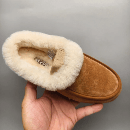 حذاء شتوي UGG