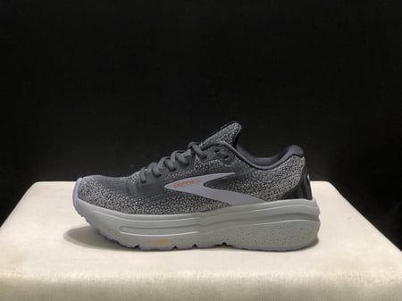 حذاء بروكس Brooks Ghost Max 2