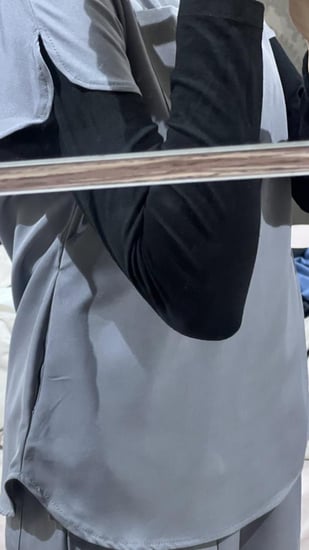 طقم سكراب لون رمادي - pewter