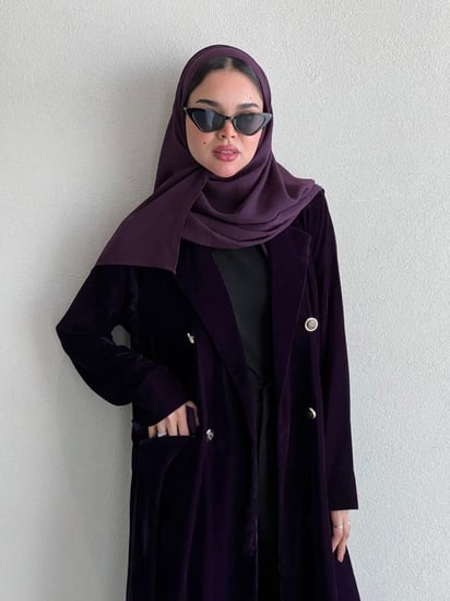 عباية ( إسراء ) مخمل بقصة عباية بليزر يتوفر ب ٣ الوان